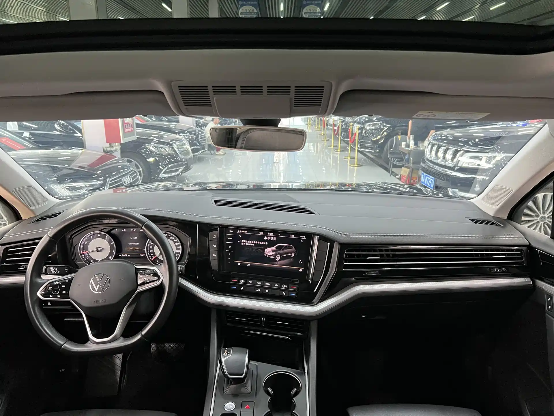Фото 5 - Volkswagen Touareg