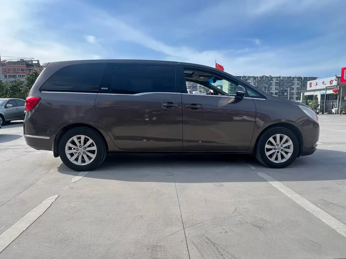 Buick GL8 2015 2.4L Luxury Business Exclusive Edition фото 5