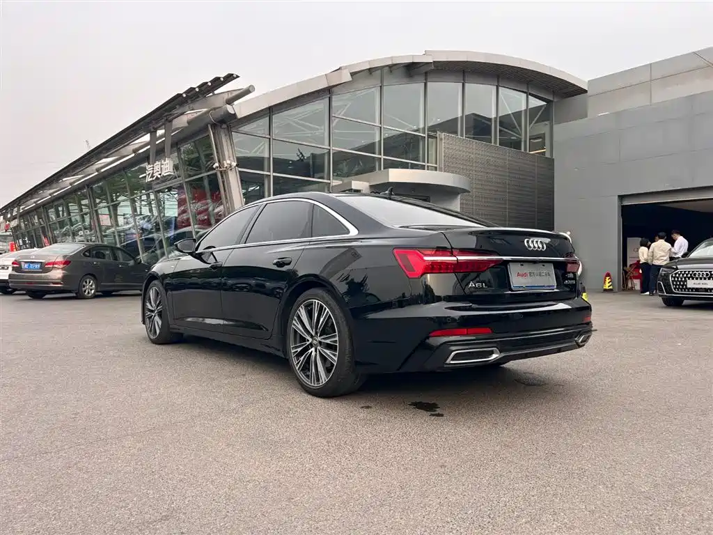 Audi A6L 2021 45 TFSI Exclusive Sport фото 10