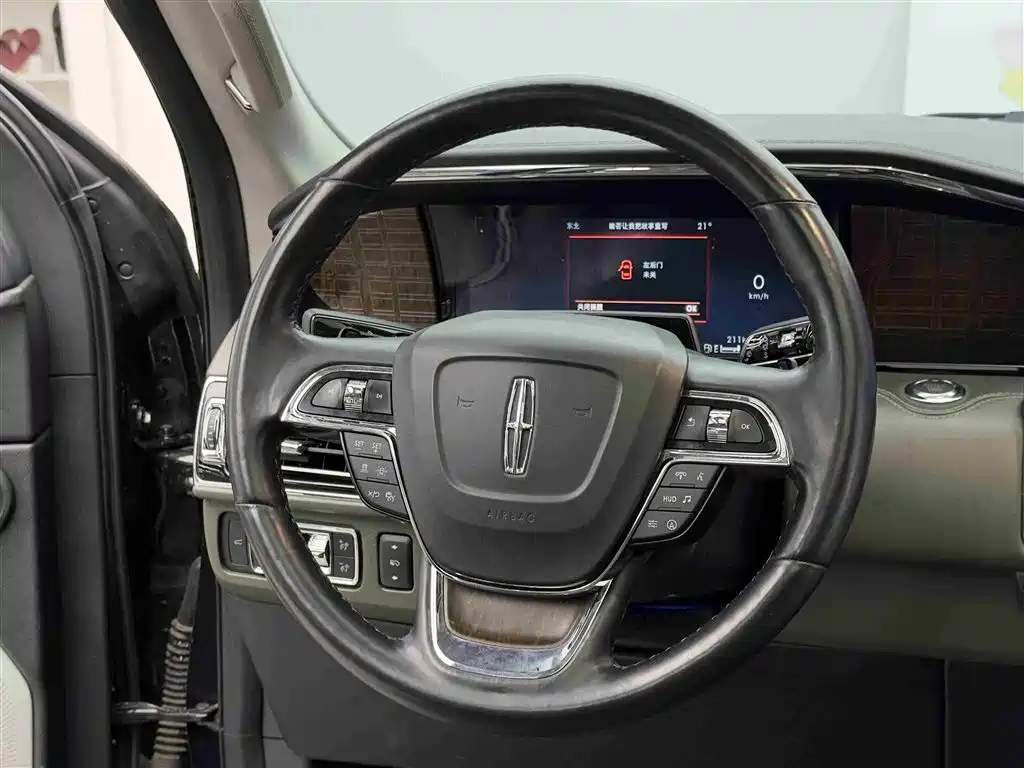 Lincoln Navigator 2022 3.5T Presidential Edition фото 13