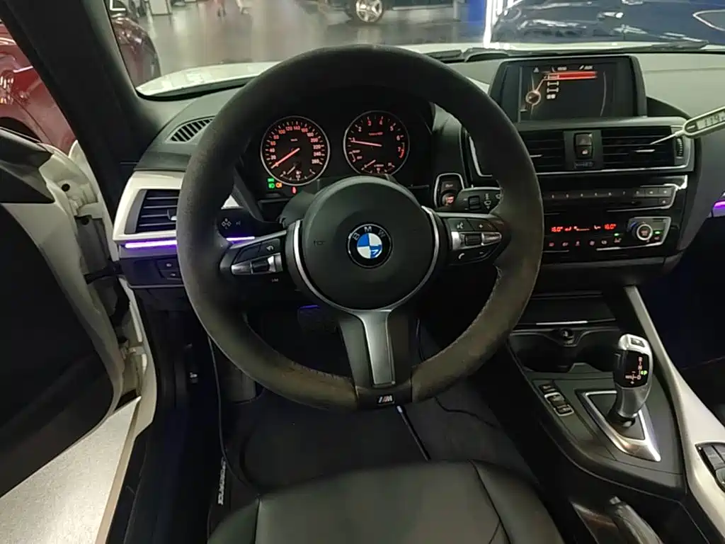 BMW 2 Series (Import) 2016 2015 220i Convertible Coupe Leading
