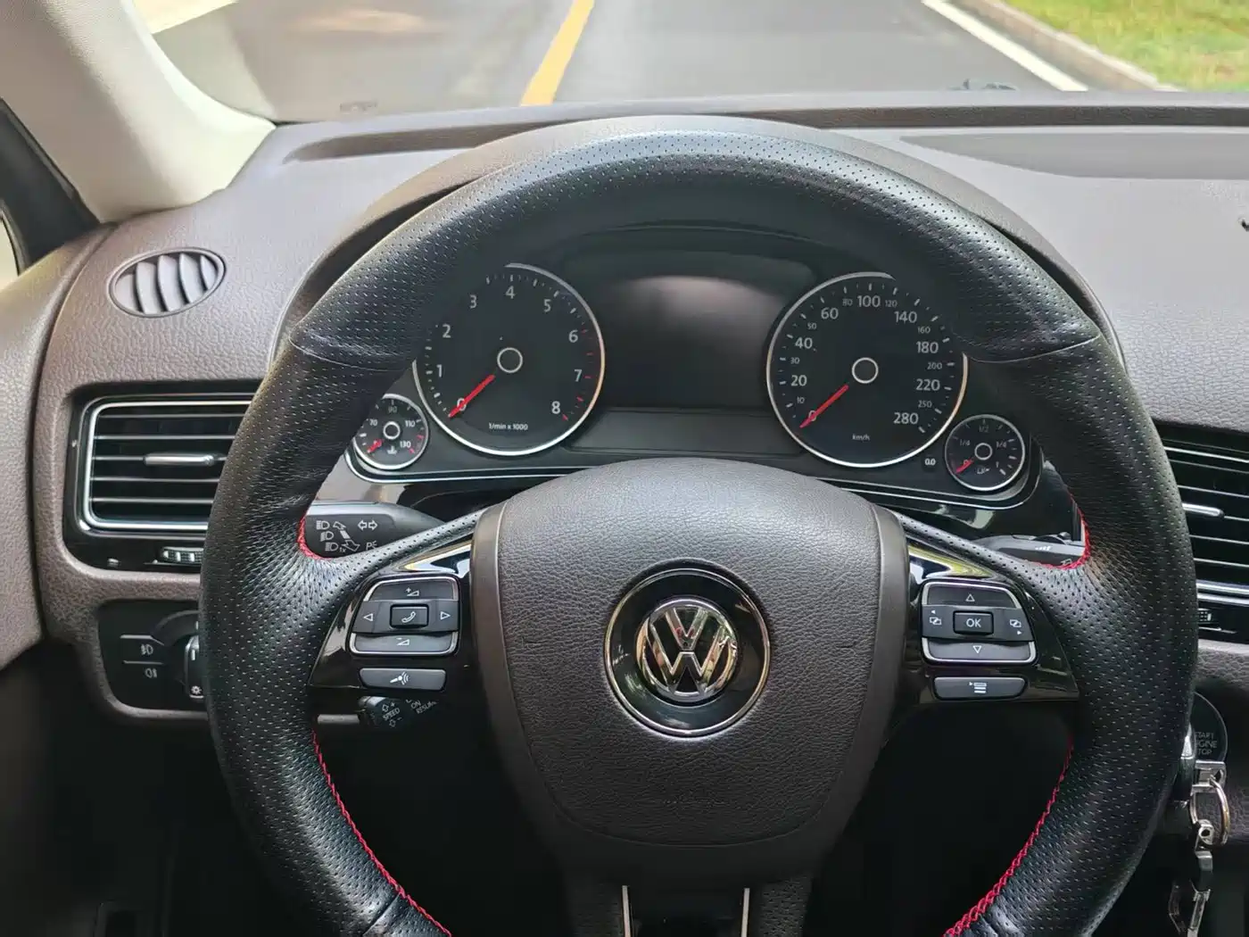 Volkswagen Touareg 2018 2017 3.0TSI Explorer Edition