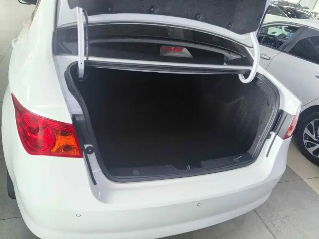 Roewe 350 2015 2015 Model 1.5L Automatic Luxury Sunroof Edition