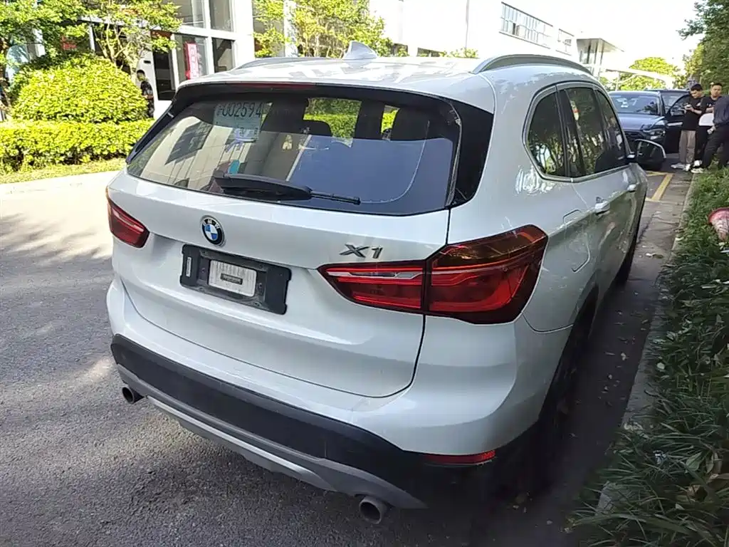 BMW X1 2016 xDrive20Li Luxury Model фото 7