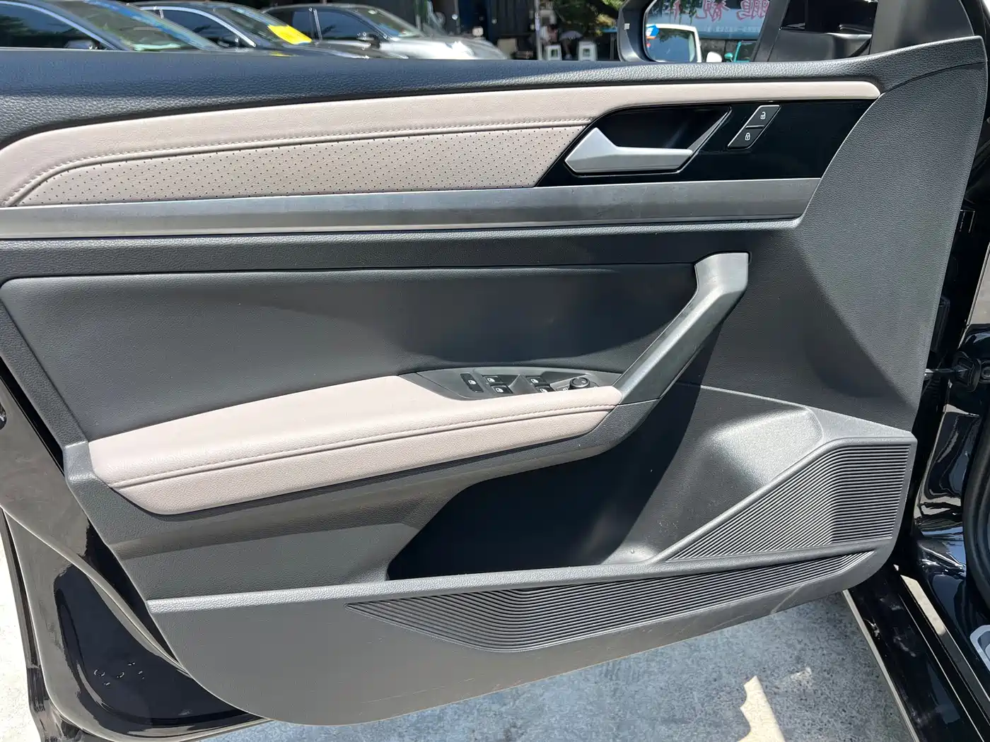 Volkswagen Lavida 2023 1.5L Auto Five Million Edition фото 7