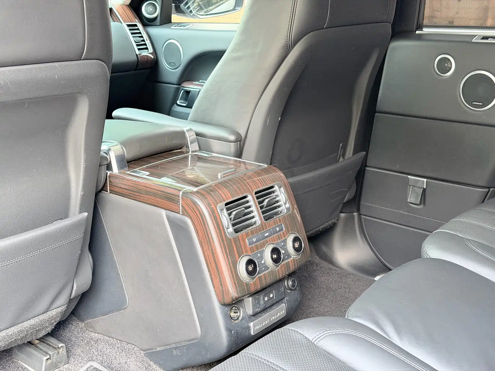 Фото 20 - Land Rover Range Rover