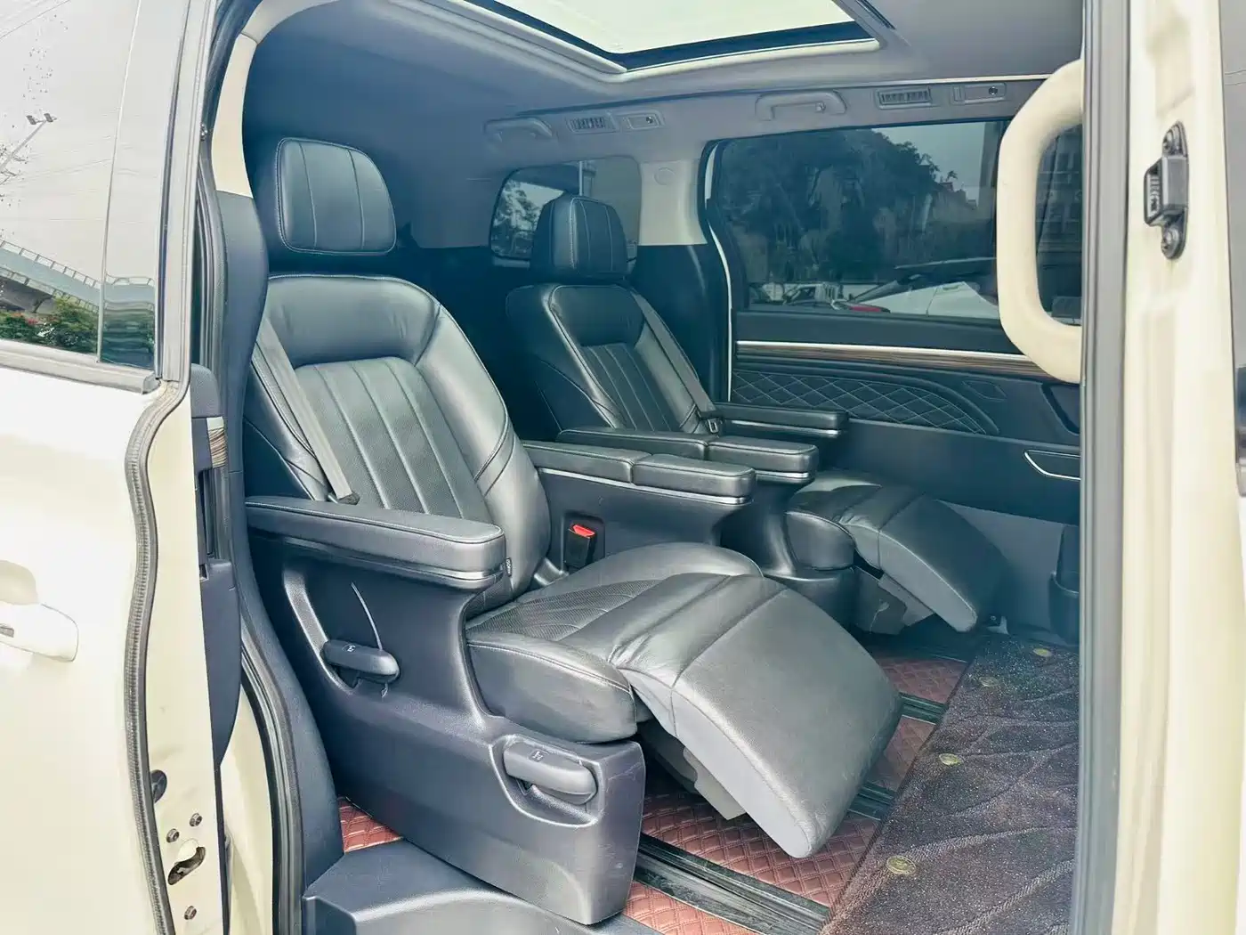 GAC Trumpchi Trumpchi M8 2020 Pilot 390T Prestige Edition фото 10
