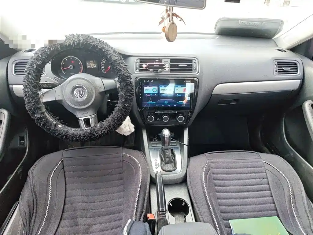 Volkswagen Sagitar 2014 Facelift 1.6L Automatic Leading Version фото 13
