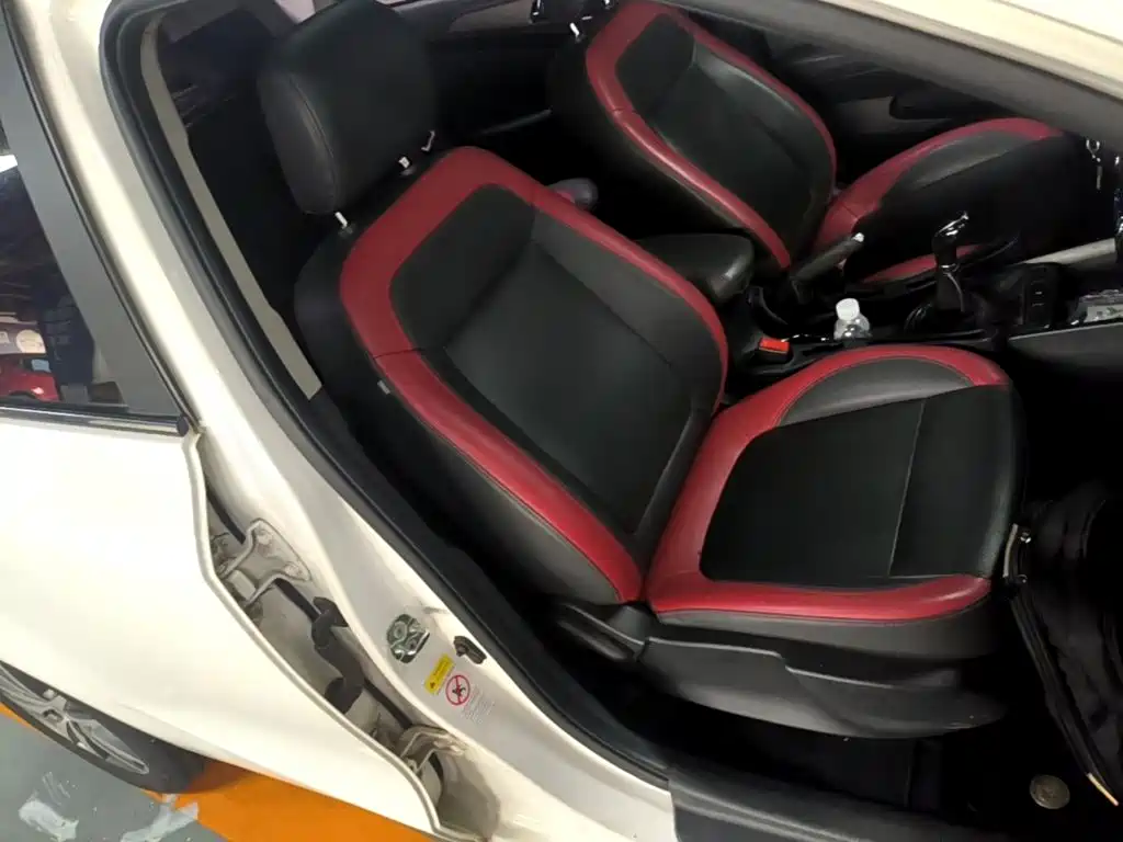 Photo 25 - Changan Eado XT