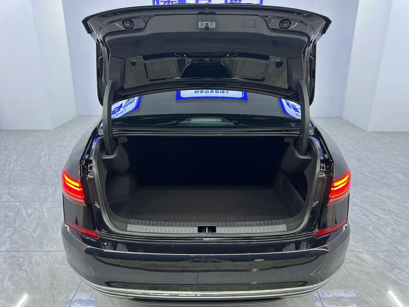 Volkswagen Passat 2023 Facelift 280TSI Elite Edition фото 18