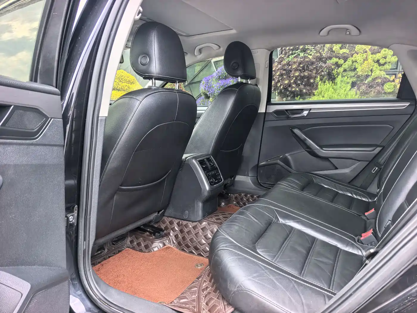 Volkswagen Passat 2017 280TSI DSG Prestige фото 8