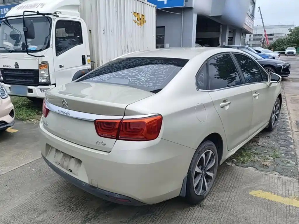 Фото 7 - Citroën C4 C-Quatre