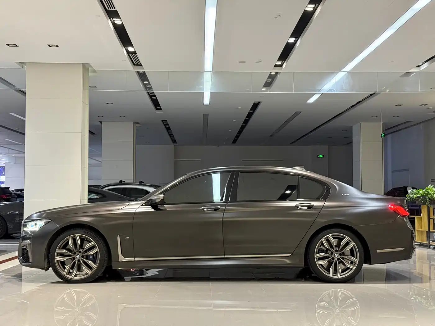 BMW 7 Series 2019 M760Li xDrive V12 Sport Package фото 17