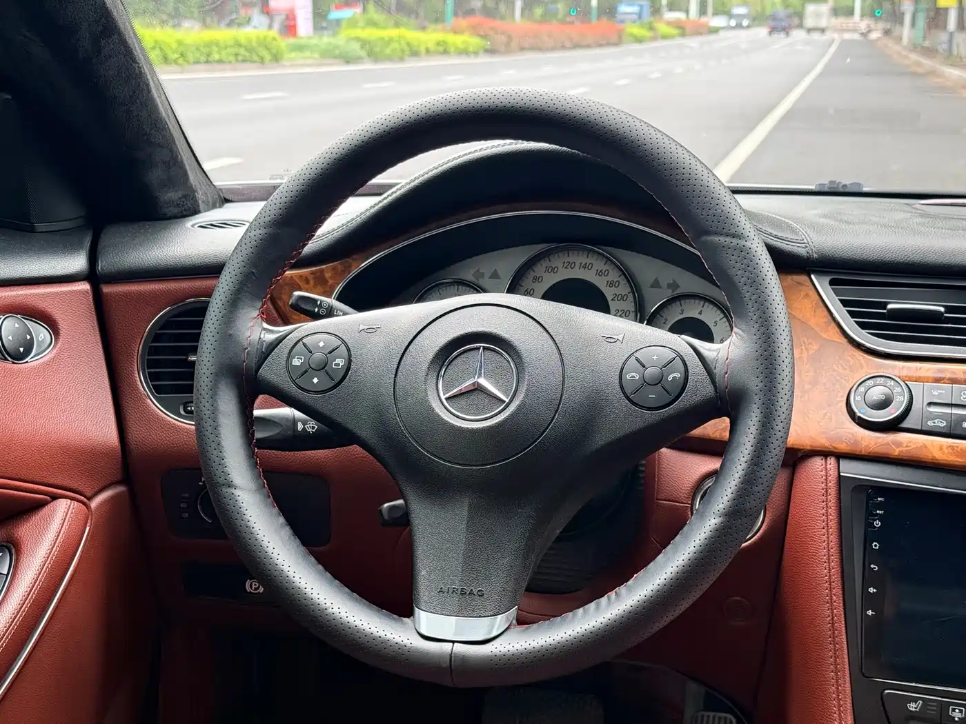 Mercedes-Benz CLS 2009 CLS 300 фото 16