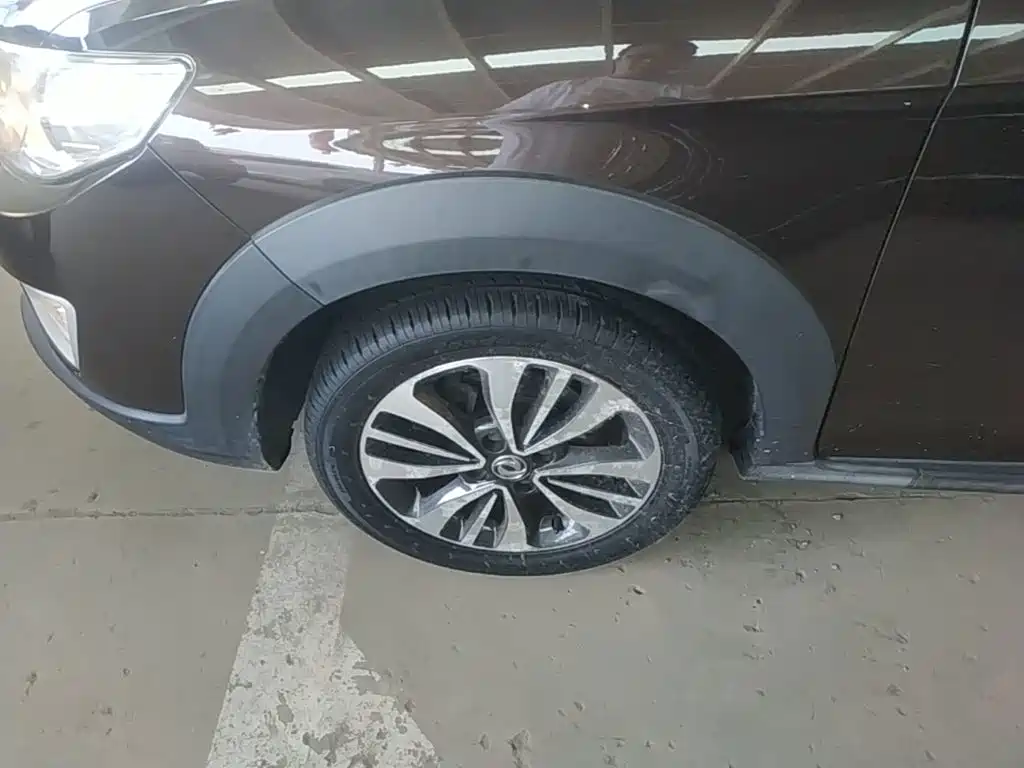 Dongfeng Aeolus Dongfeng Fengshen AX3 2016 2016 1.5L Automatic Premium Cool Edition