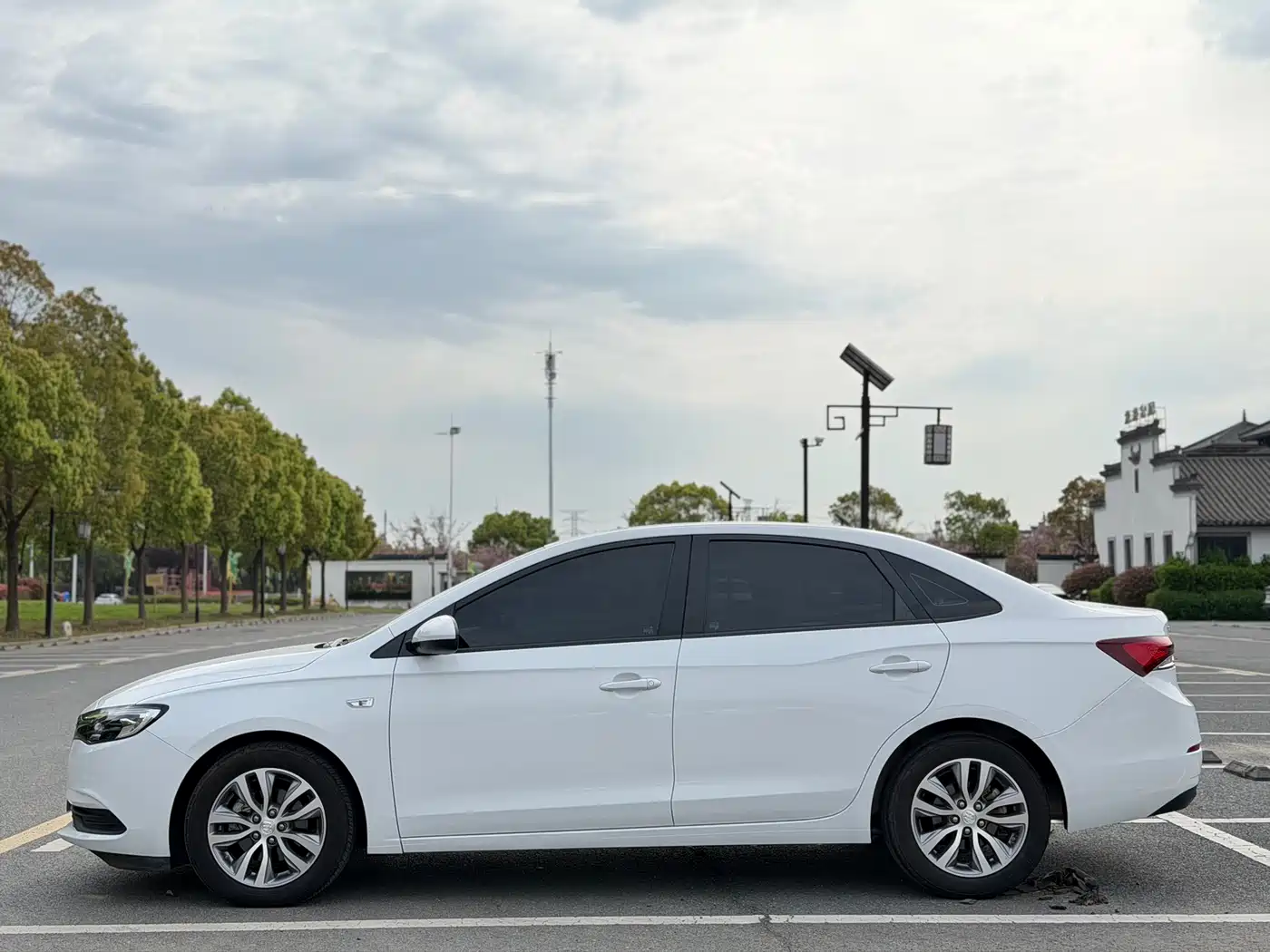 Buick Excelle 2019 18T Auto Connected Elite China VI фото 4