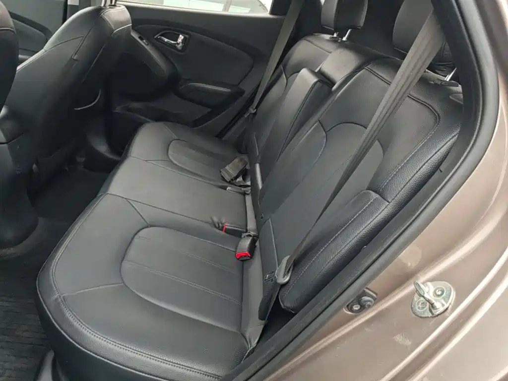 Hyundai Beijing Hyundai ix35 2015 2.0L Automatic 2WD Smart Type China IV фото 17