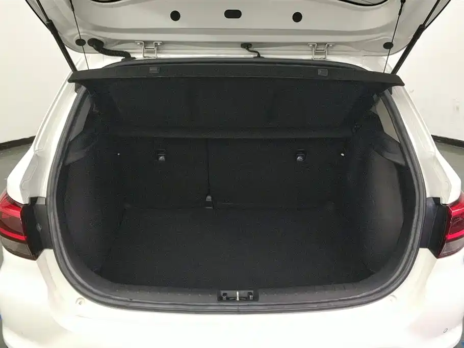 Kia KX CROSS 2018 1.6L Automatic Smart Sunroof Edition фото 4