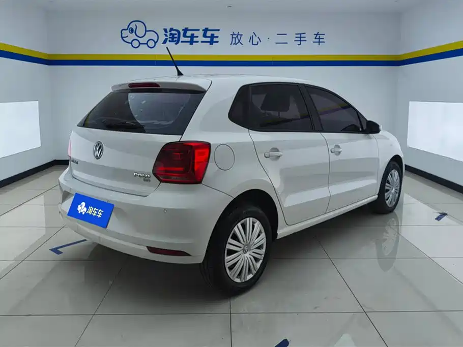 Volkswagen Polo 2016 1.6L Automatic Comfort фото 3