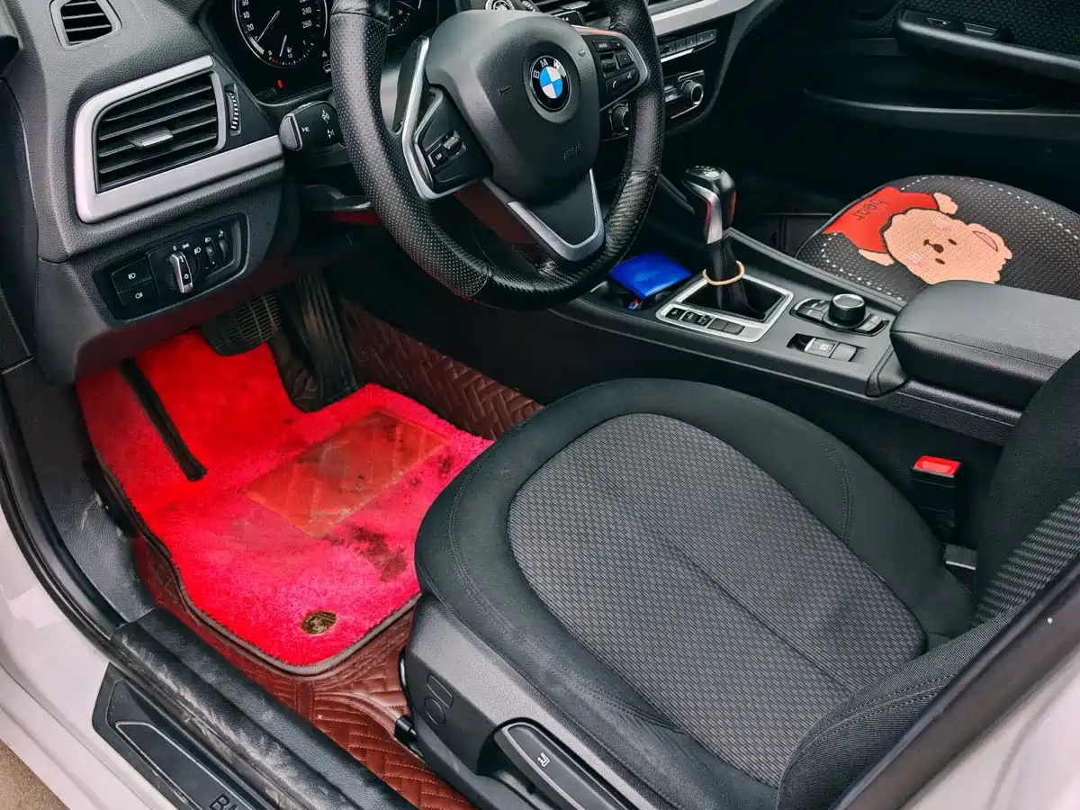 BMW 1 Series 2018 118i Fashion Edition фото 2