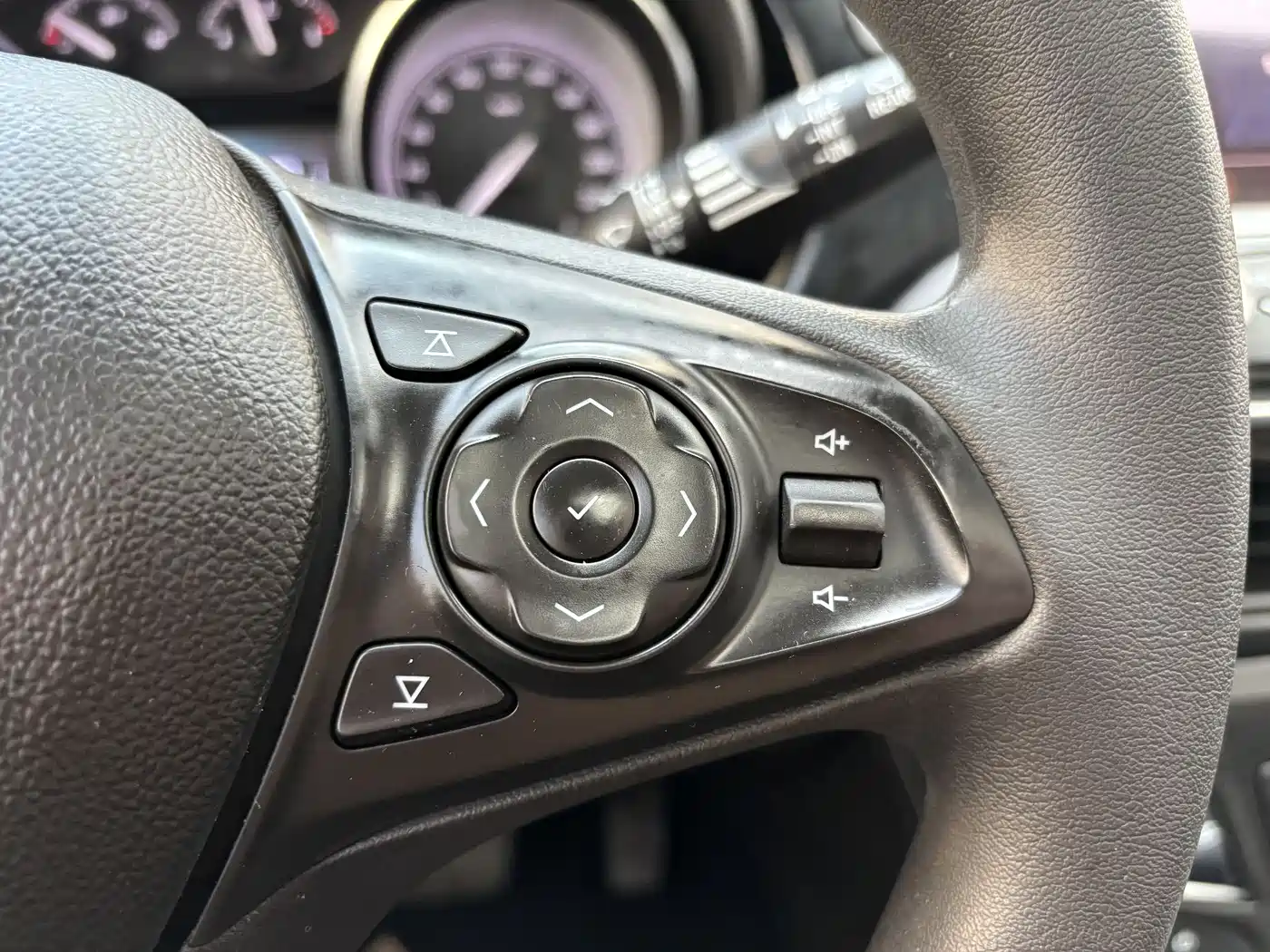 Buick Envision Plus 2021 532T FWD Leading Trim фото 23