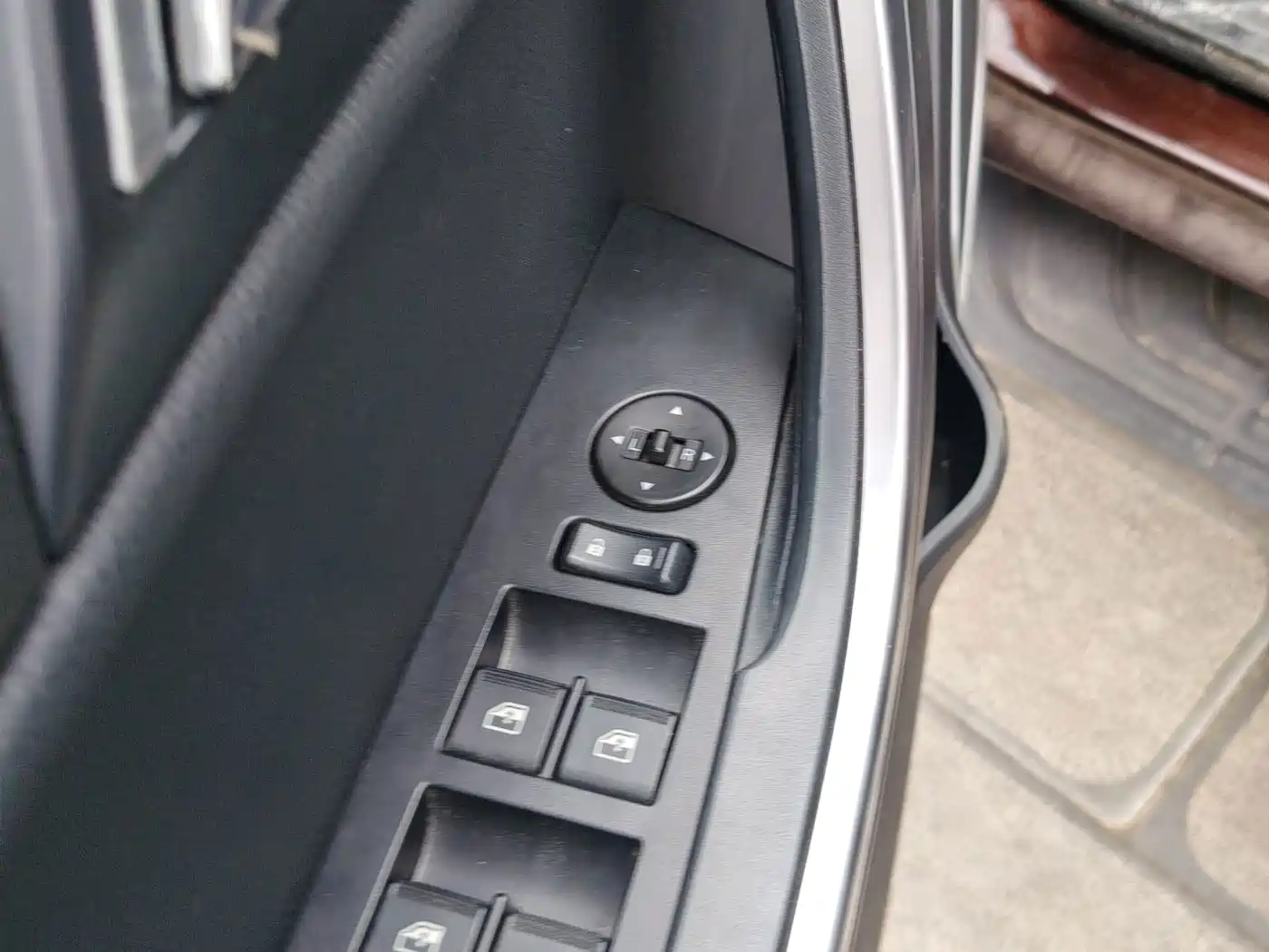 Jiangling Yuhu 5 2018 2018 2.4T Classic Diesel Manual 4WD Luxury JX4D24A5L