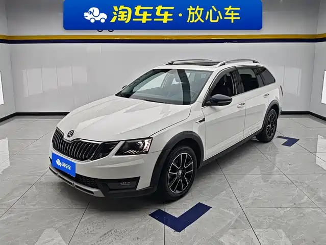 Škoda Octavia 2018 Model Wagon TSI230 DSG Luxury Edition