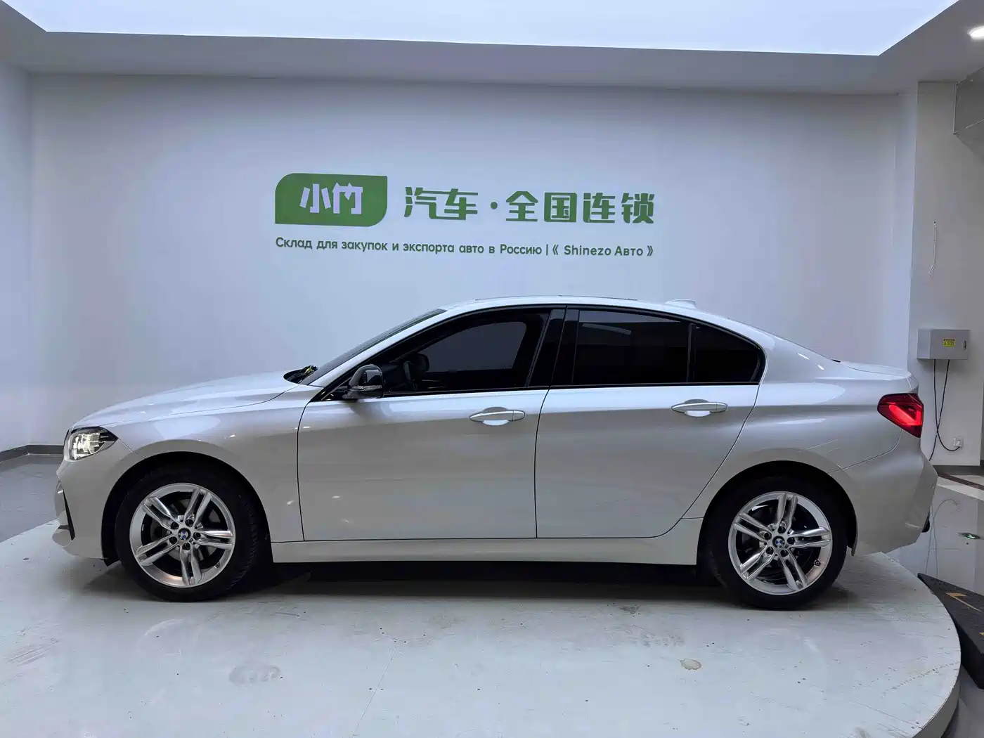 BMW 1 Series 2021 120i M Sport Shadow Edition фото 2