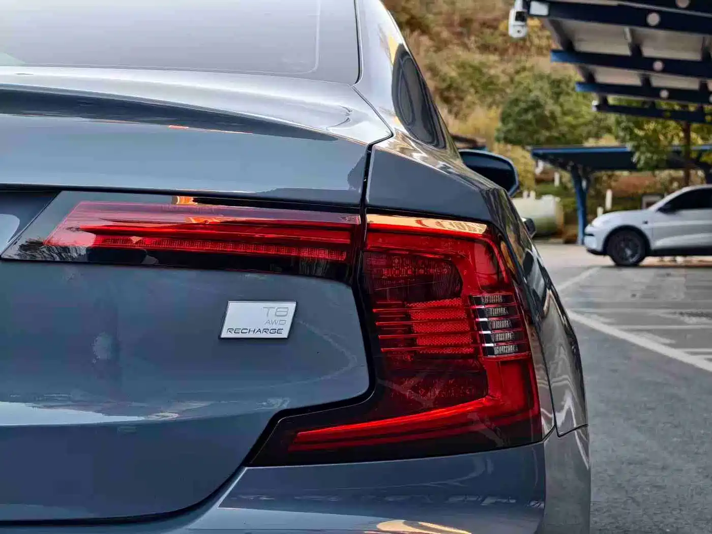 VOLVO S90 PLUG-IN HYBRID