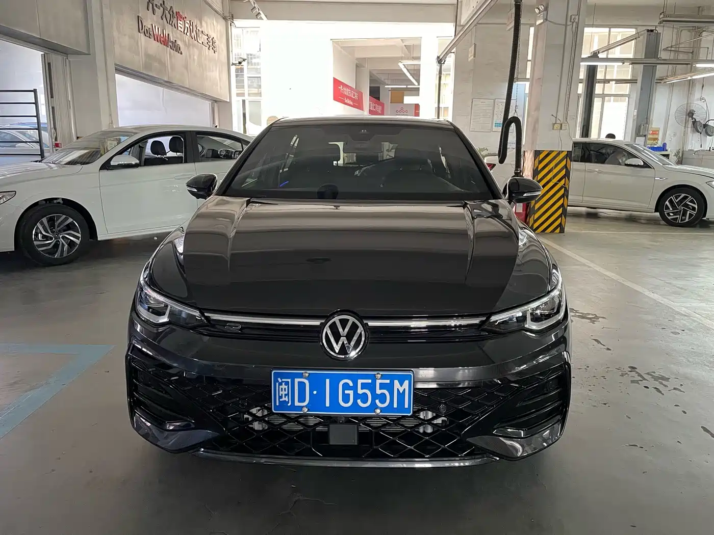 Volkswagen Golf 2025 2025 300TSI R-Line