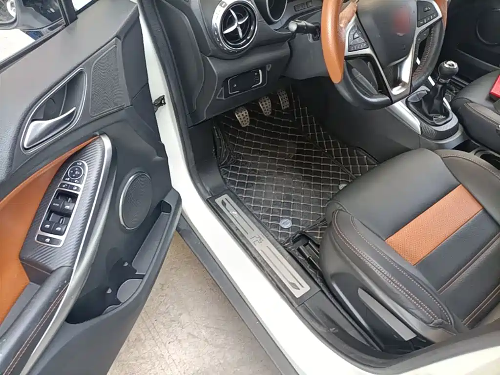 BYD Yuan 2016 1.5L Manual Premium фото 16