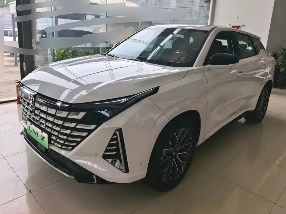 Changan UNI-Z New Energy 2024 Blue Whale Smart Electric iDD 125km Excellence Model