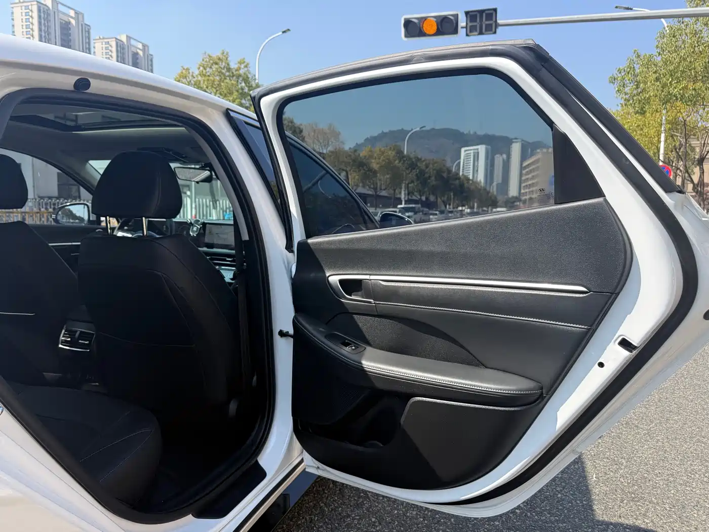 Hyundai Sonata 2024 1.5T Pro фото 16