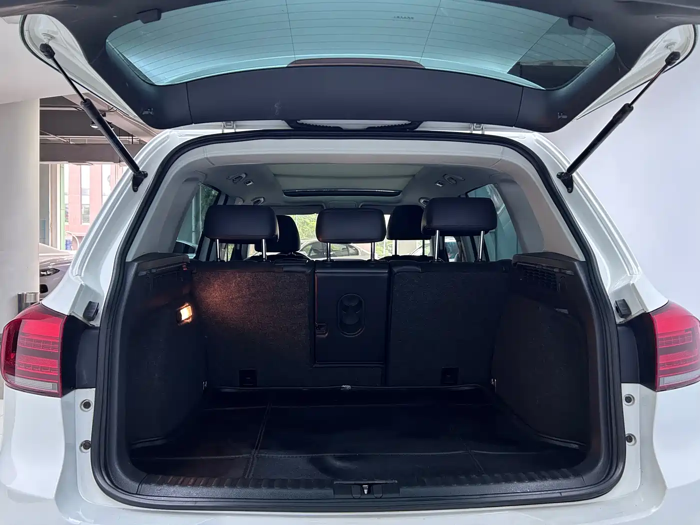 Volkswagen Tiguan 2013 2.0TSI Automatic AWD Flagship Edition фото 22