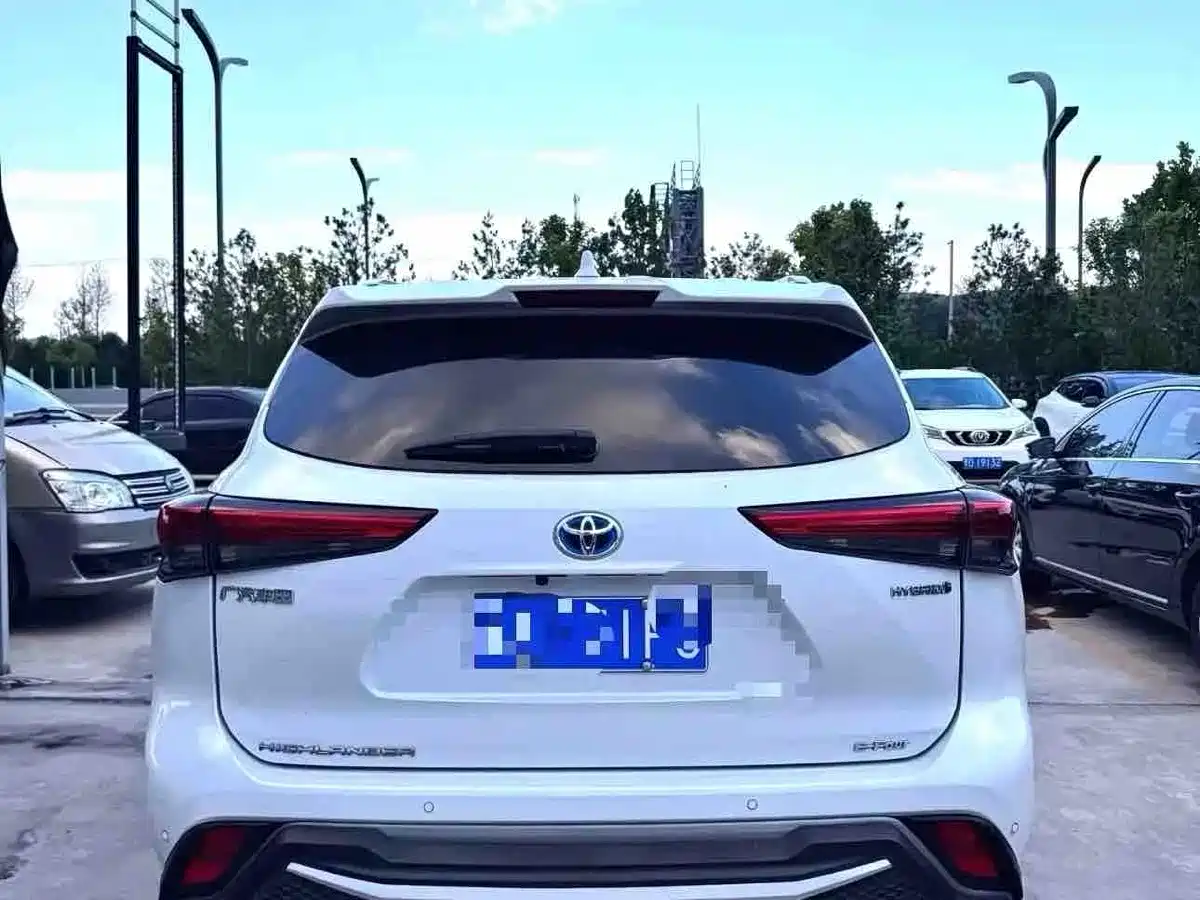Toyota Highlander 2024 2023 2.5L Smart Hybrid Dual Engine AWD Premium 7-Seater