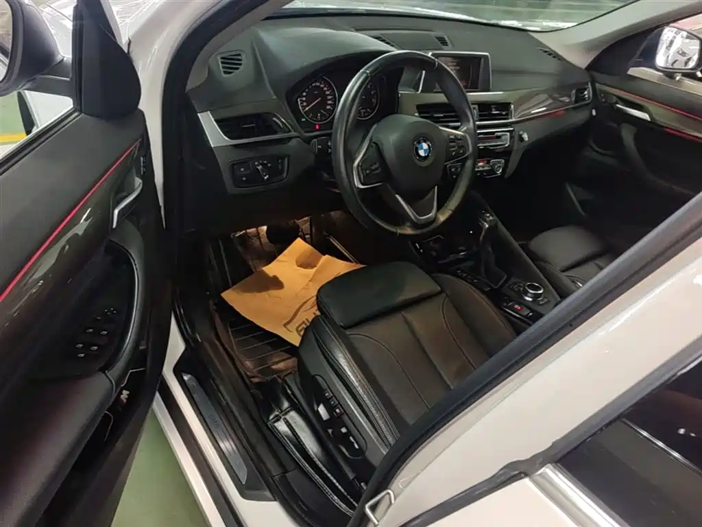 BMW X1 2016 sDrive20Li Luxury Model фото 23