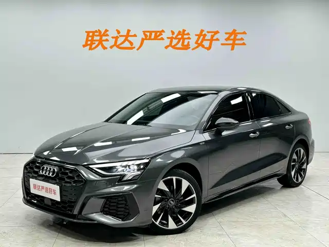 Audi A3 A3L Limousine 35 TFSI, Стиль Спорт