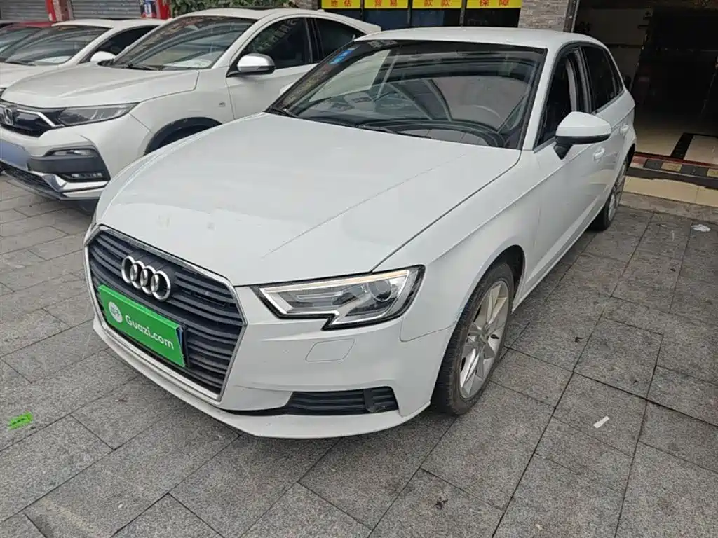 Audi A3 2017 Sportback 35 TFSI Progressive фото 2