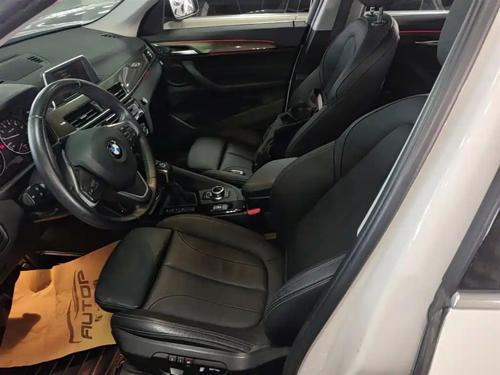 BMW X1 2016 sDrive20Li Luxury Model фото 22