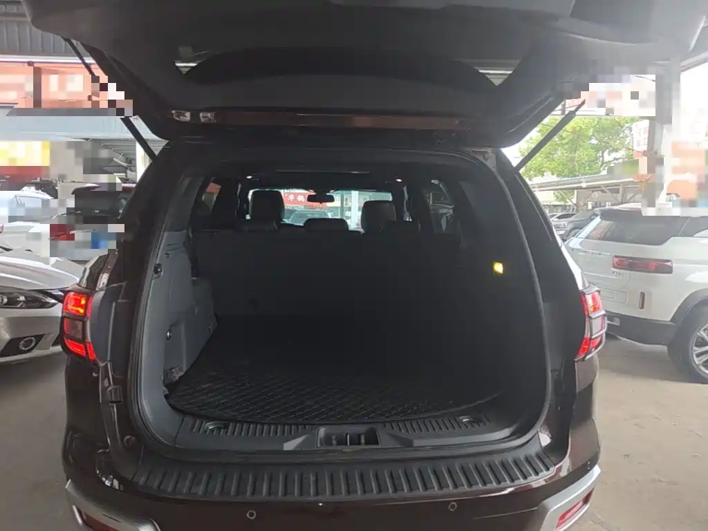Ford Everest 2018 2017 2.0T Gasoline Automatic 4WD Luxury Edition 5-Seater
