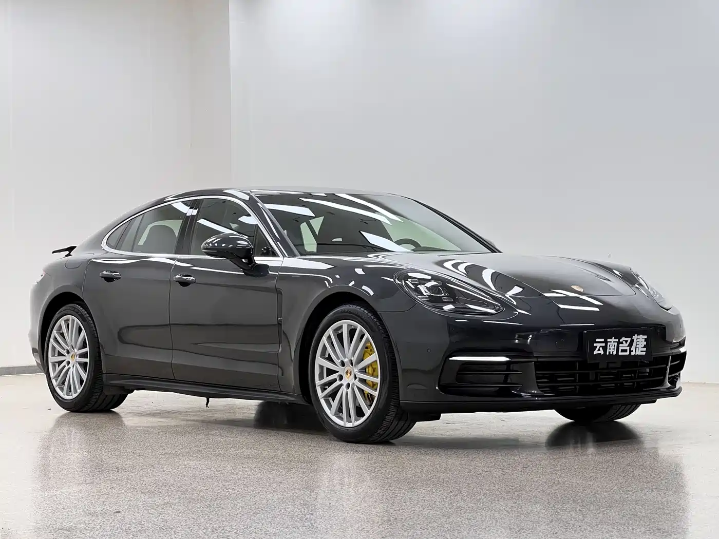 Porsche Panamera 2017 Panamera 3.0T фото 3