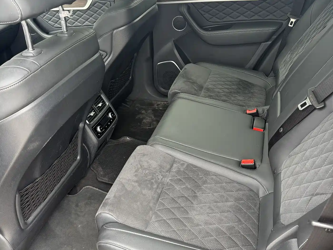 Hongqi HS7 2022 3.0T Automatic 4WD ZhiLian QiXiang Edition 5-seater фото 9