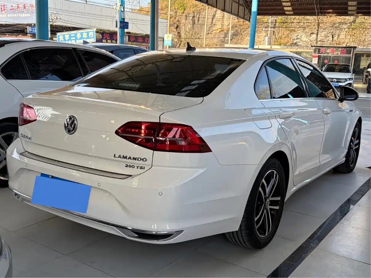 Volkswagen Lamando 2021 280TSI DSG Comfort Edition фото 3