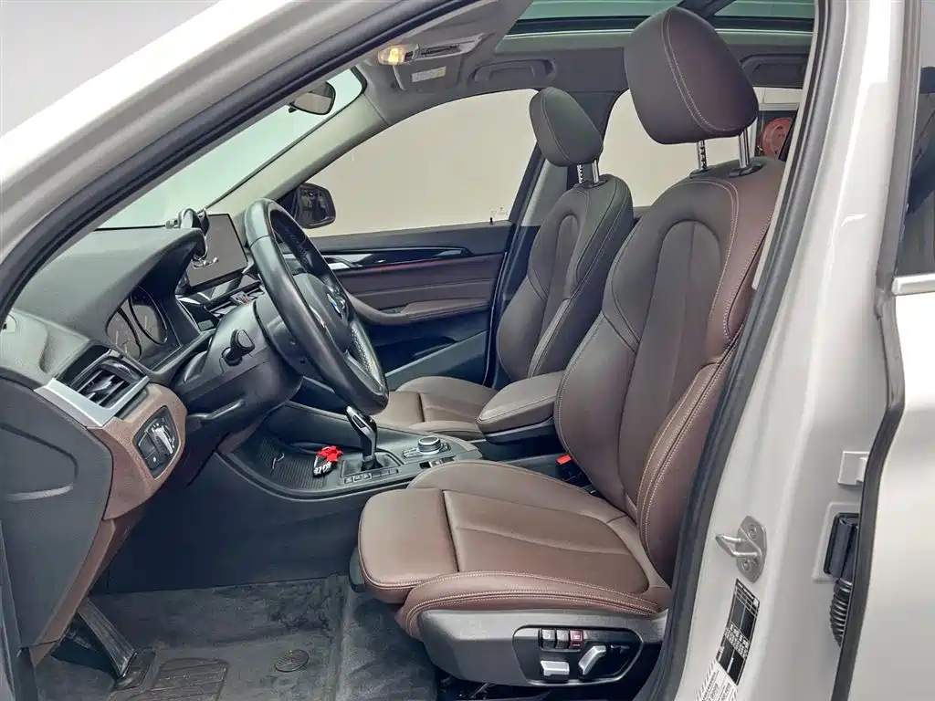 BMW X1 2021 sDrive25Li Leading фото 14
