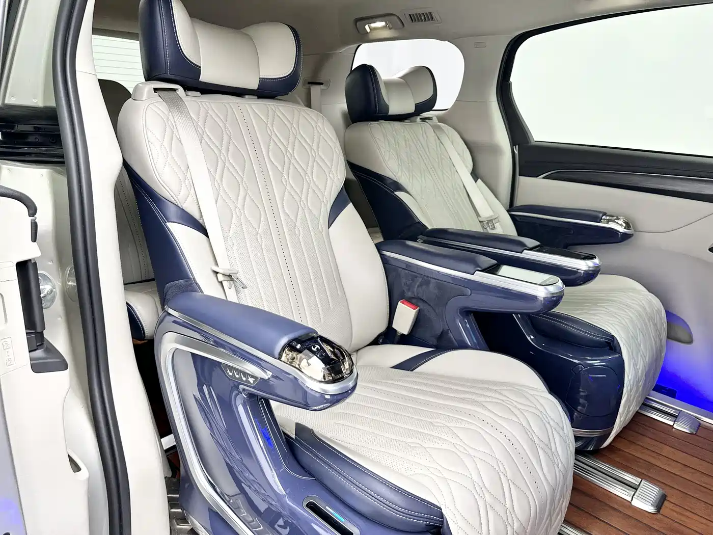 Buick GL8 2022 ES Landmark 653T Comfort фото 13