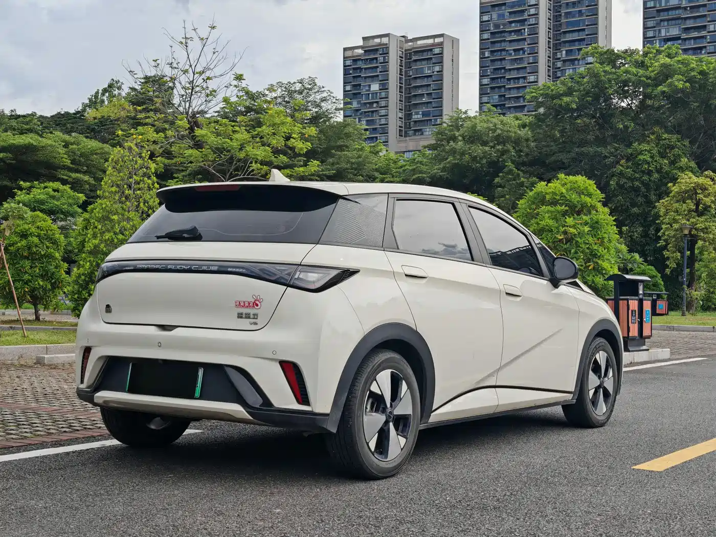 BYD Dolphin 2023 420km Fashion Edition фото 4
