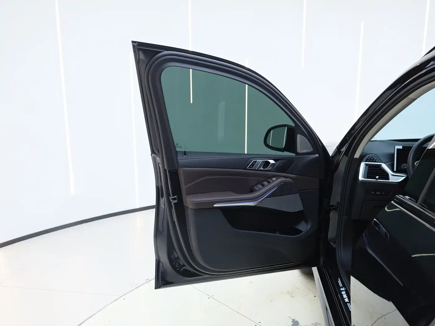 BMW X5 2023 xDrive 30Li Premium M Sport Black Night Package фото 9
