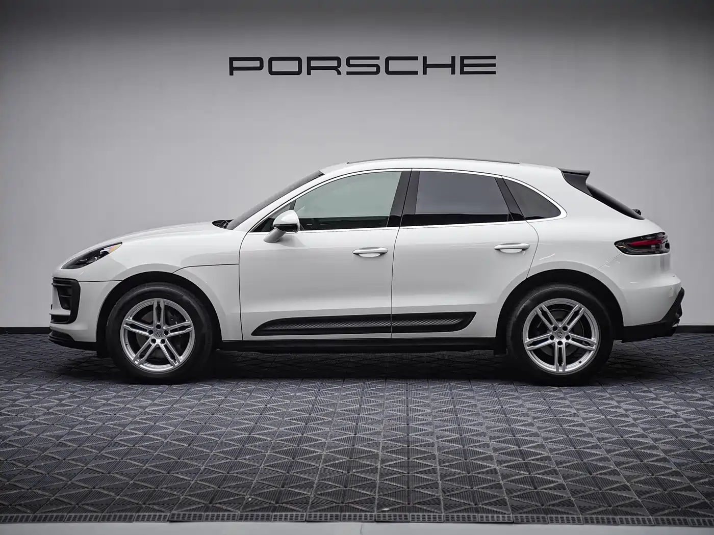 Porsche Macan 2024 Macan 2.0T фото 2