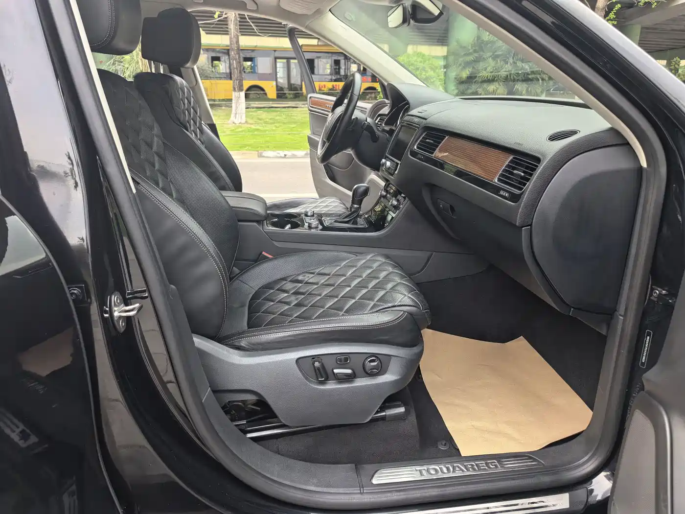 Volkswagen Touareg 2017 3.0TSI Executive Edition фото 13
