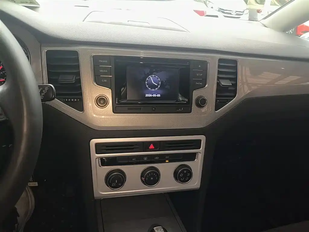 Volkswagen Golf Sportsvan 2016 230TSI Automatic Progressive фото 13